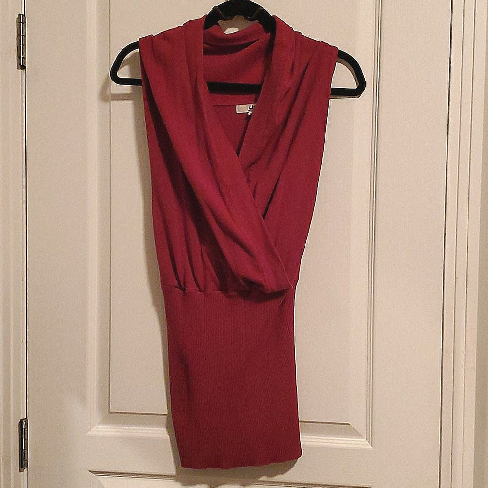 Ya LA - Sleeveless cross body v-neck sweater.